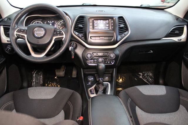Used 2014 Jeep Cherokee Latitude w/ Cold Weather Group AWD/4WD image 2