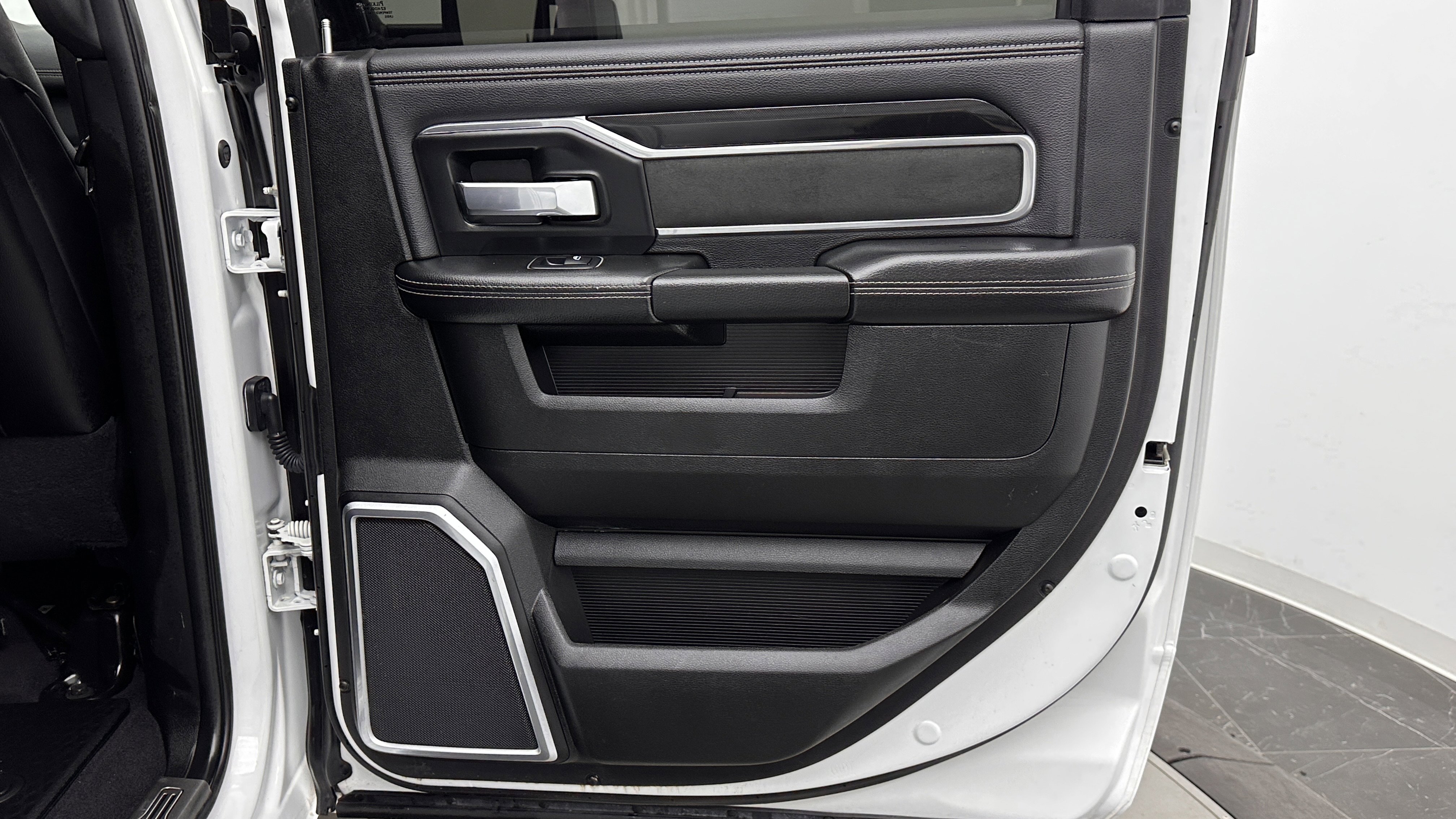 Used 2021 RAM 3500 Laramie image 38