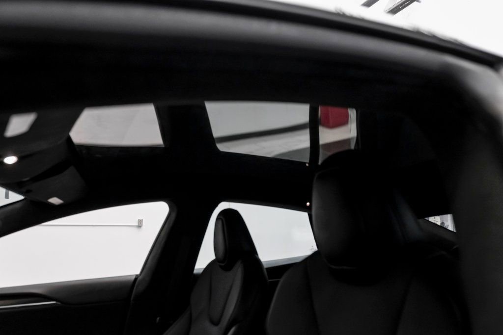 Used 2023 Tesla Model S image 5