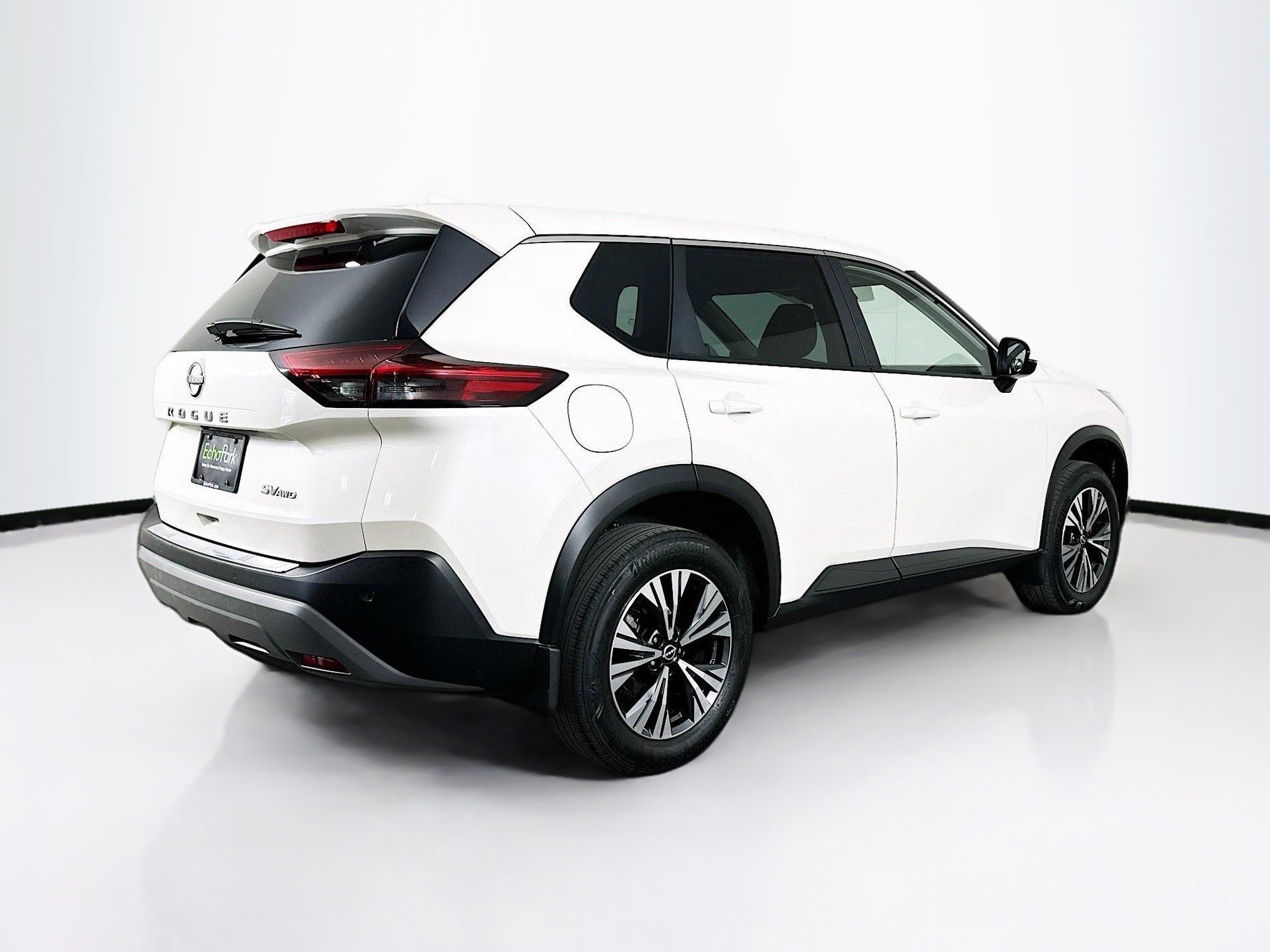 Used 2023 Nissan Rogue SV image 9