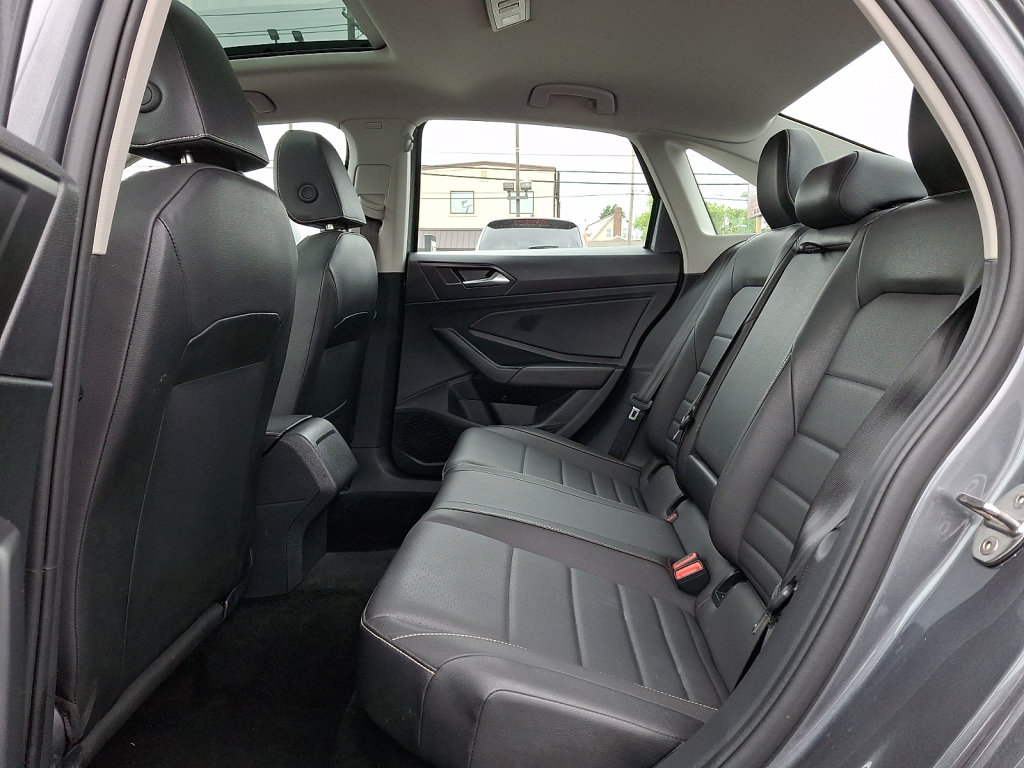 Used 2024 Volkswagen Jetta SE FWD image 17
