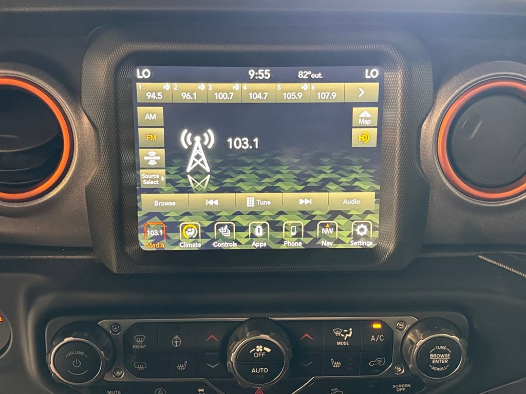 Used 2023 Jeep Gladiator Mojave w/ Cold Weather Group AWD/4WD image 17