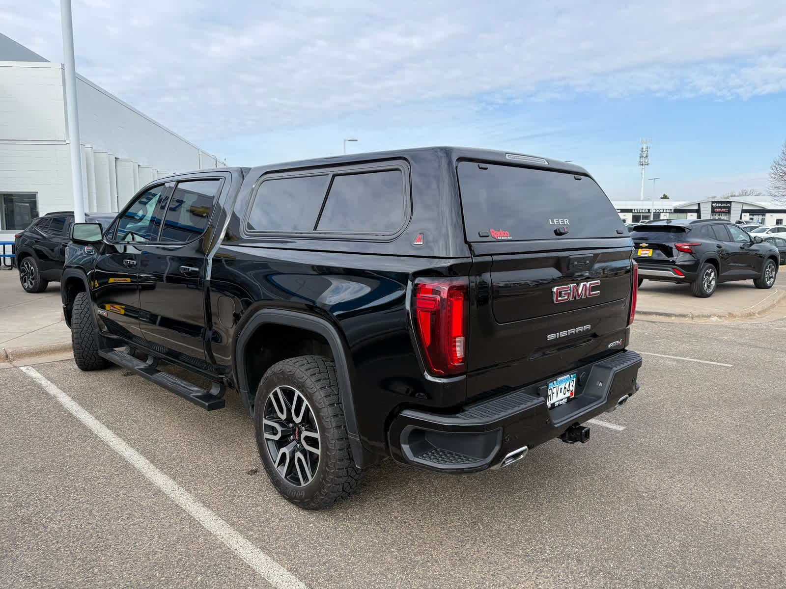 Used 2024 GMC Sierra 1500 AT4 w/ Technology Package image 4