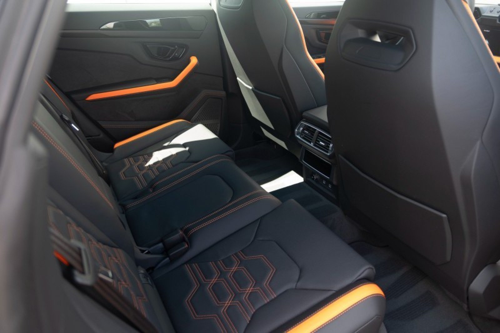 Used 2025 Lamborghini Urus S AWD/4WD image 9