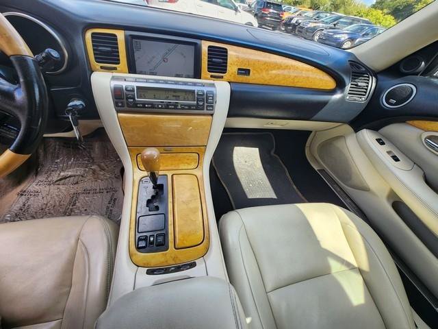 Used 2004 Lexus SC 430 Convertible RWD image 16