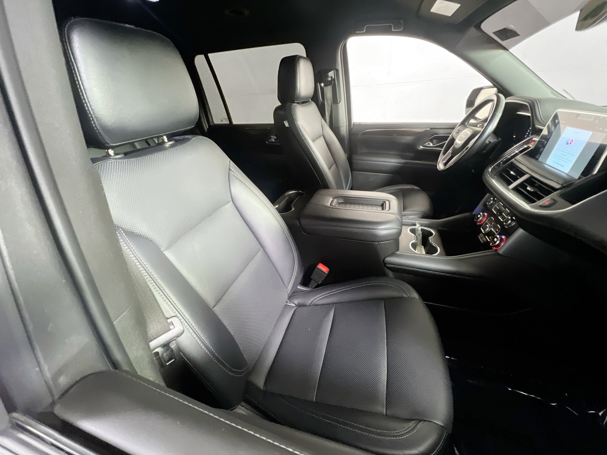 Used 2022 GMC Yukon XL SLE image 27