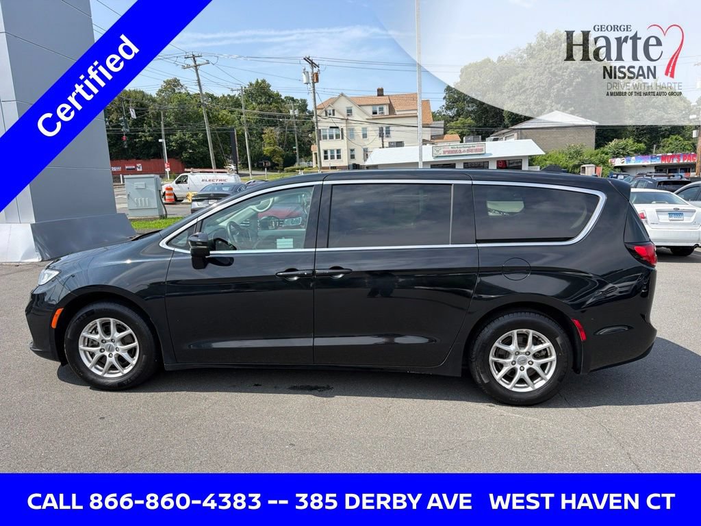 Used 2023 Chrysler Pacifica Touring-L FWD image 8