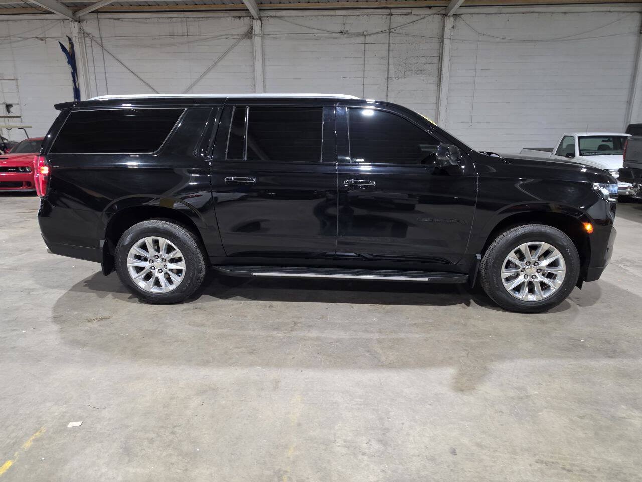 Used 2023 Chevrolet Suburban Premier AWD/4WD image 18