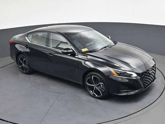 Used 2024 Nissan Altima 2.5 SR w/ SR Premium Package image 24