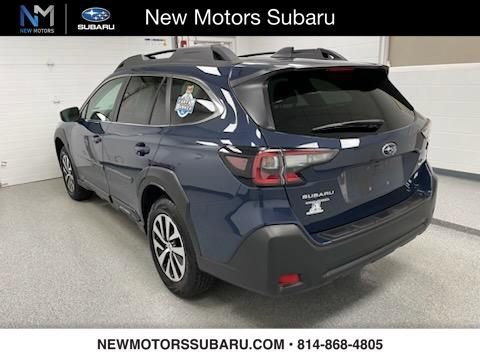 Used 2025 Subaru Outback Premium image 2