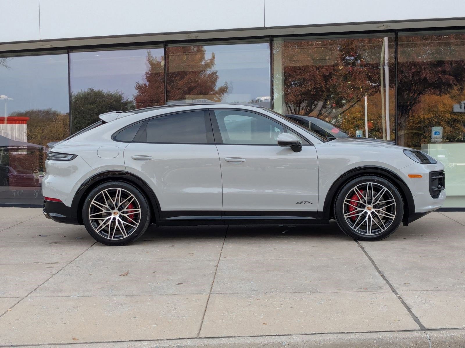 New 2026 Porsche Cayenne GTS image 8