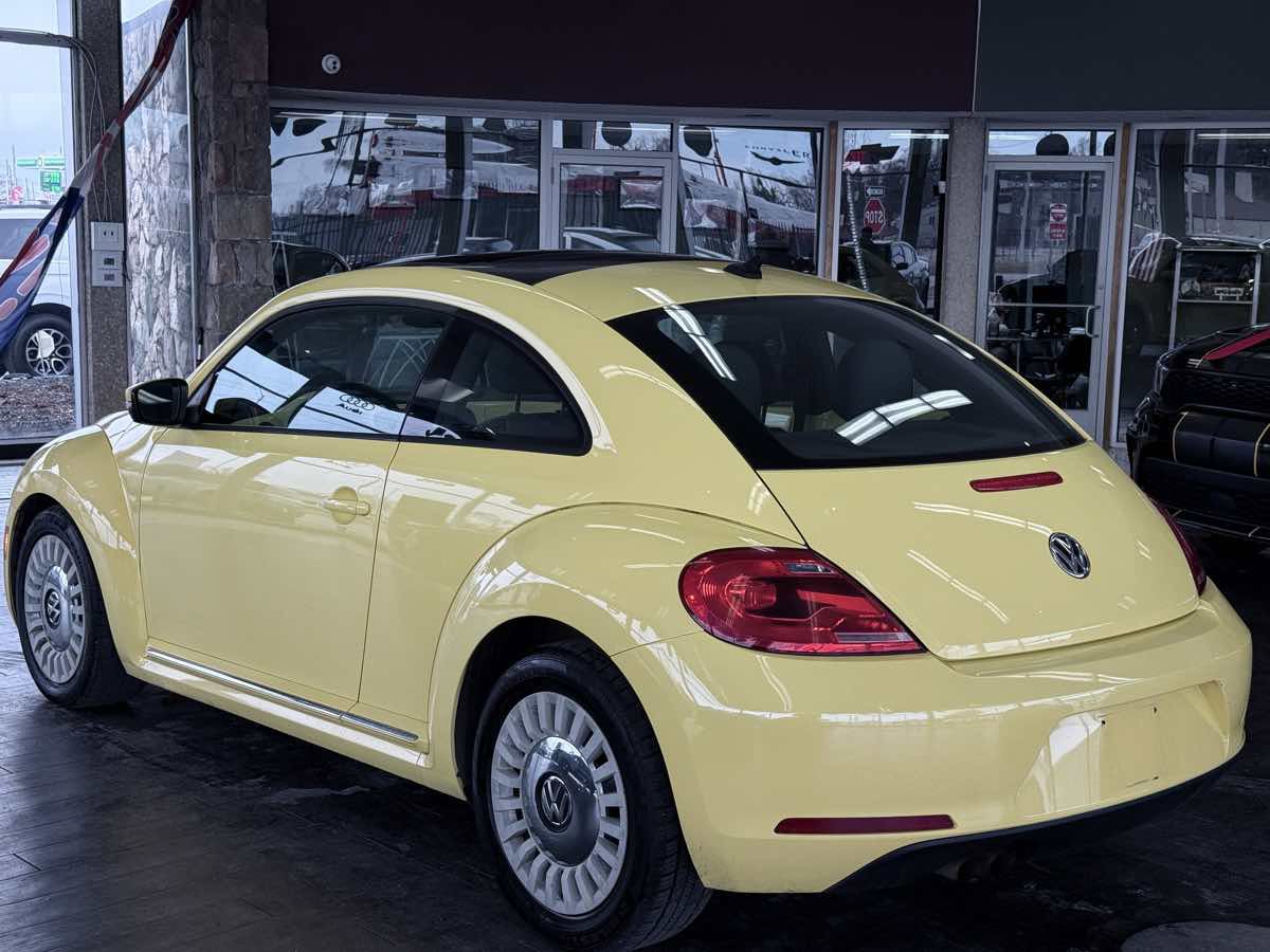 Used 2013 Volkswagen Beetle 2.5 image 13