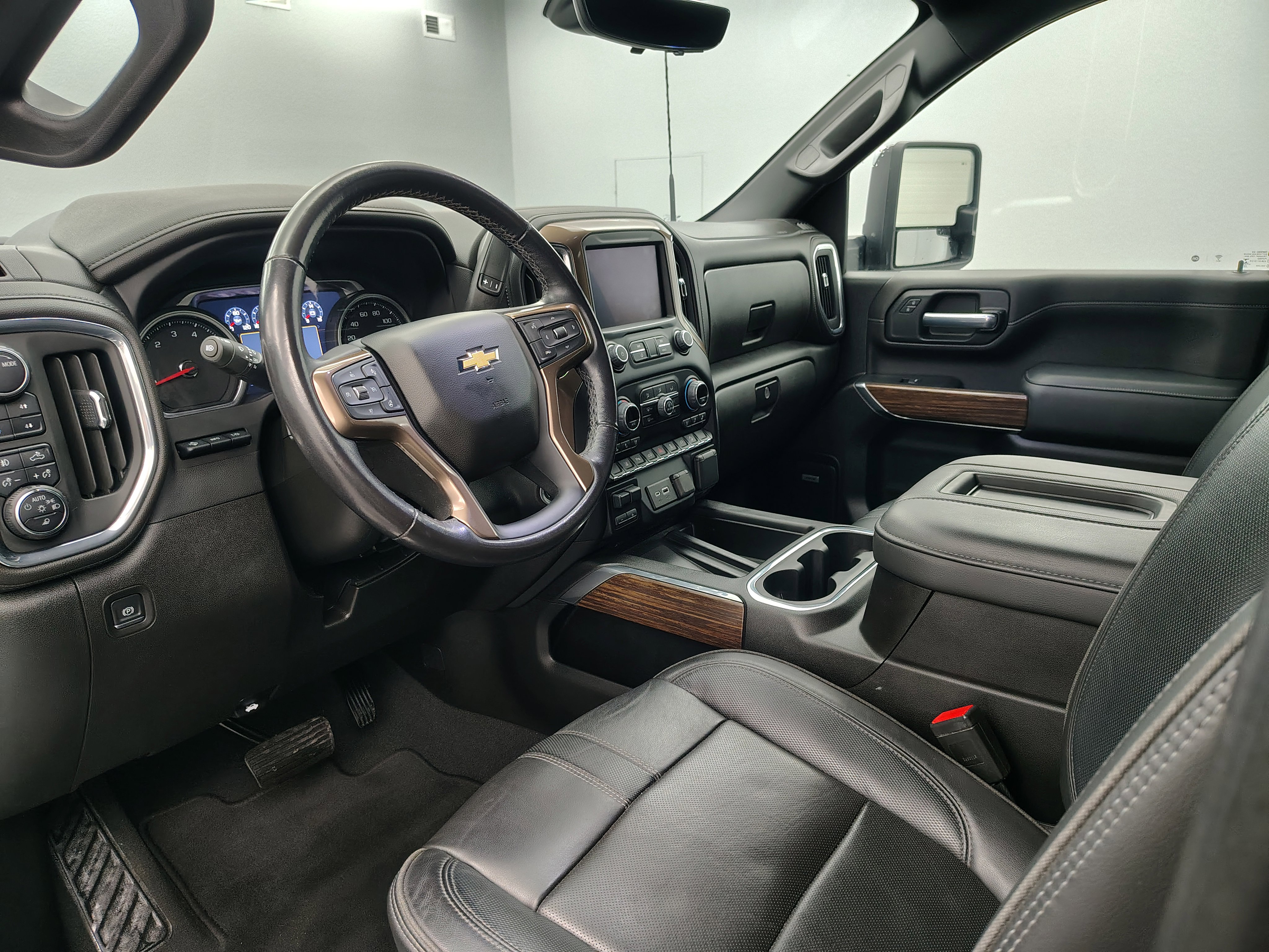 Used 2022 Chevrolet Silverado 3500 High Country w/ Technology Package image 50
