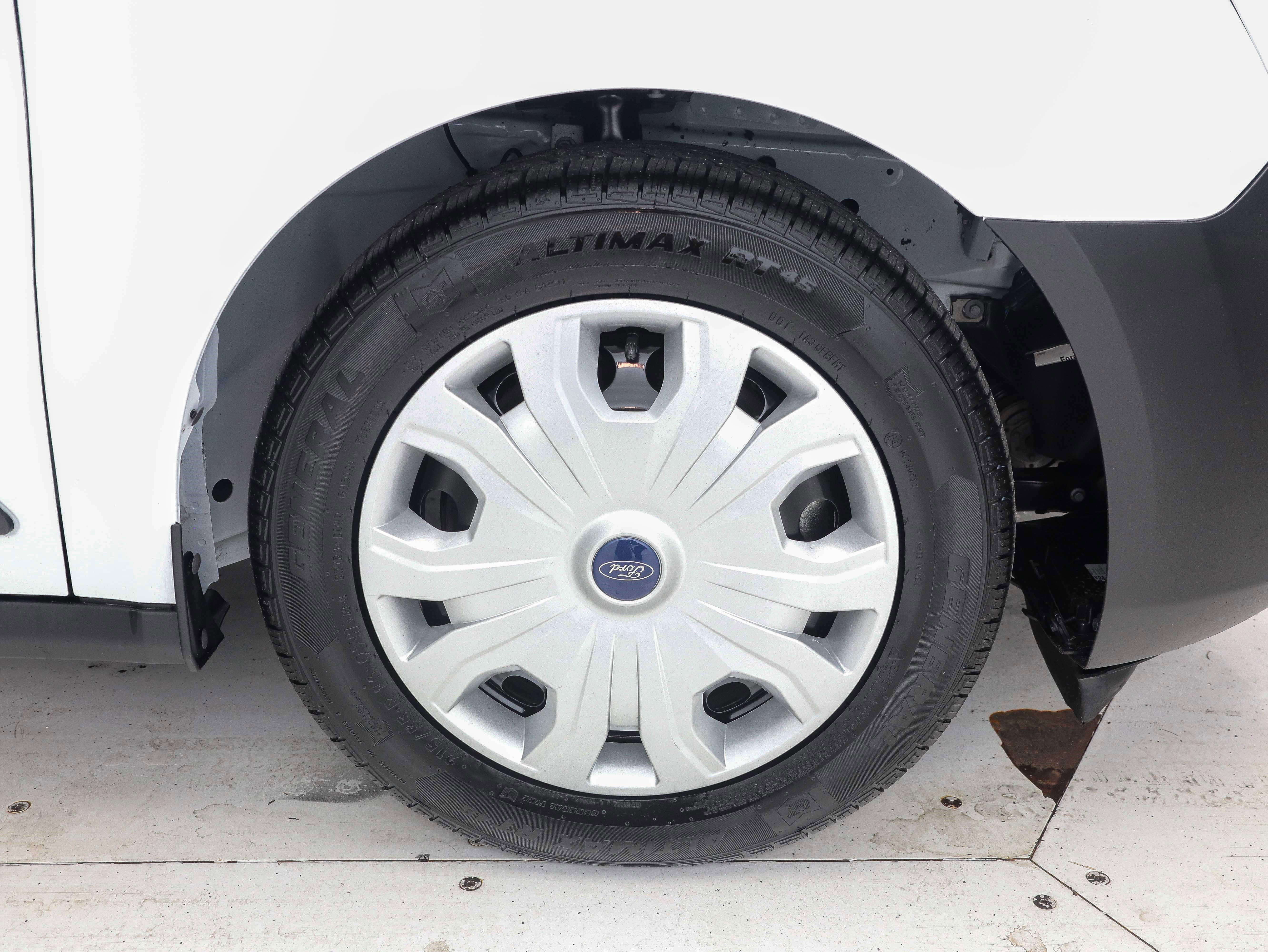 Used 2023 Ford Transit Connect XL image 31