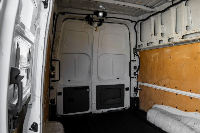 Used 2020 Nissan NV 2500 SV image 31
