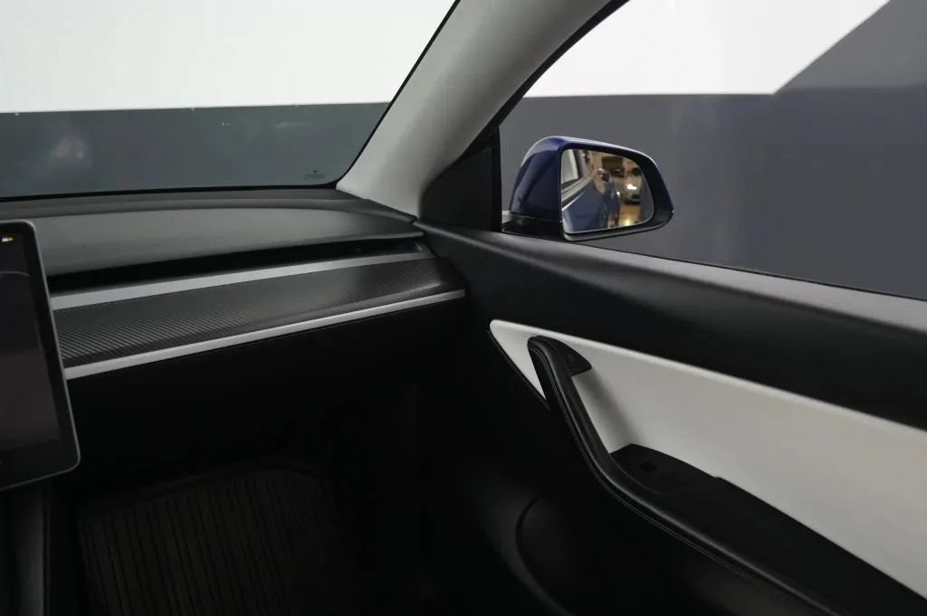 Used 2022 Tesla Model Y Performance AWD/4WD image 34