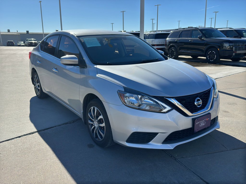 Used 2018 Nissan Sentra S image 2