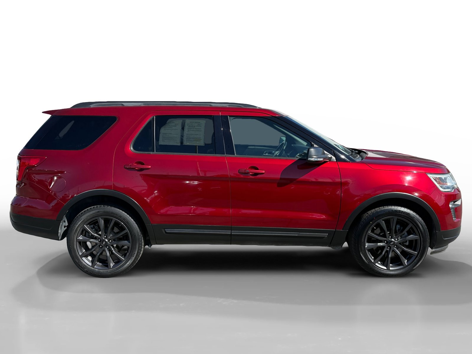 Used 2018 Ford Explorer XLT w/ Equipment Group 202A AWD/4WD image 6