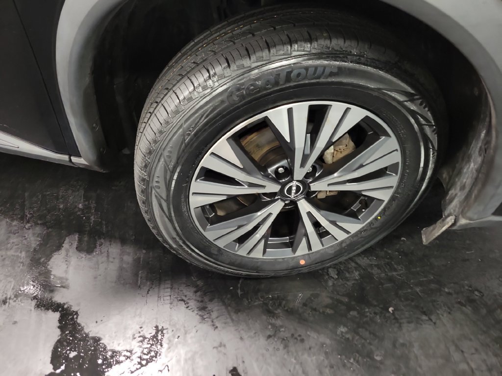 Used 2023 Nissan Rogue SV AWD/4WD image 10