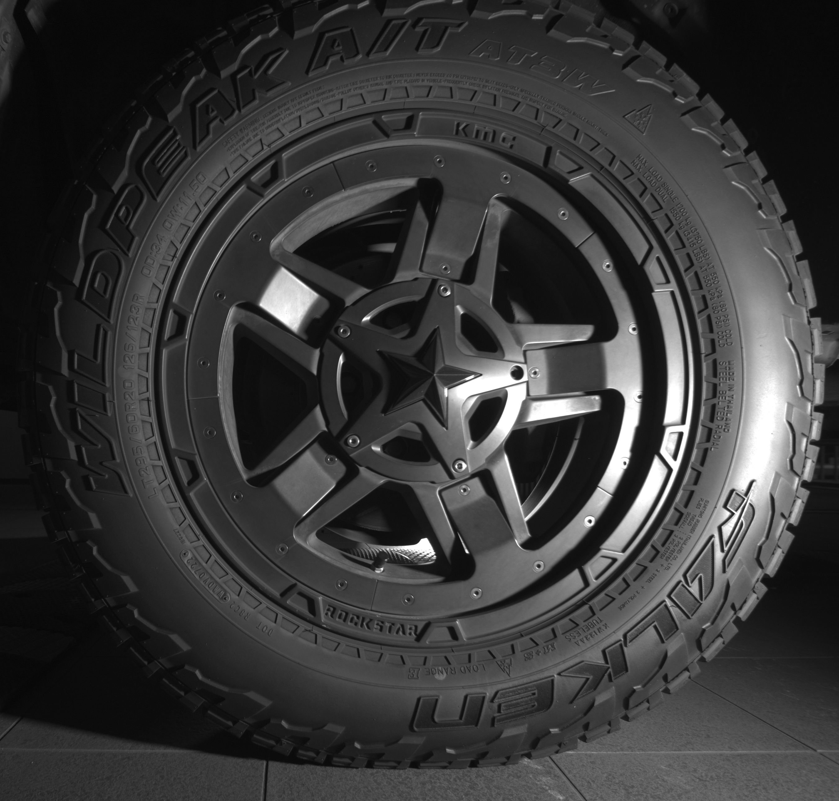 Used 2017 Toyota Tundra TRD Pro AWD/4WD image 9