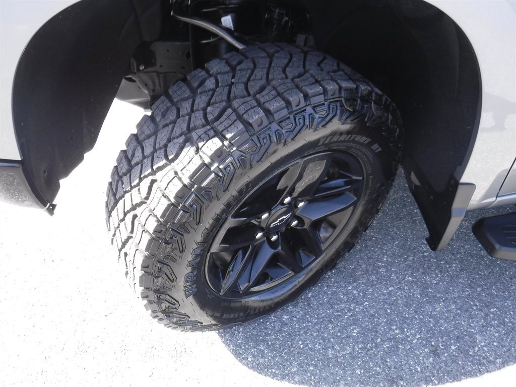 Used 2025 Chevrolet Silverado 1500 Custom Trail Boss image 27