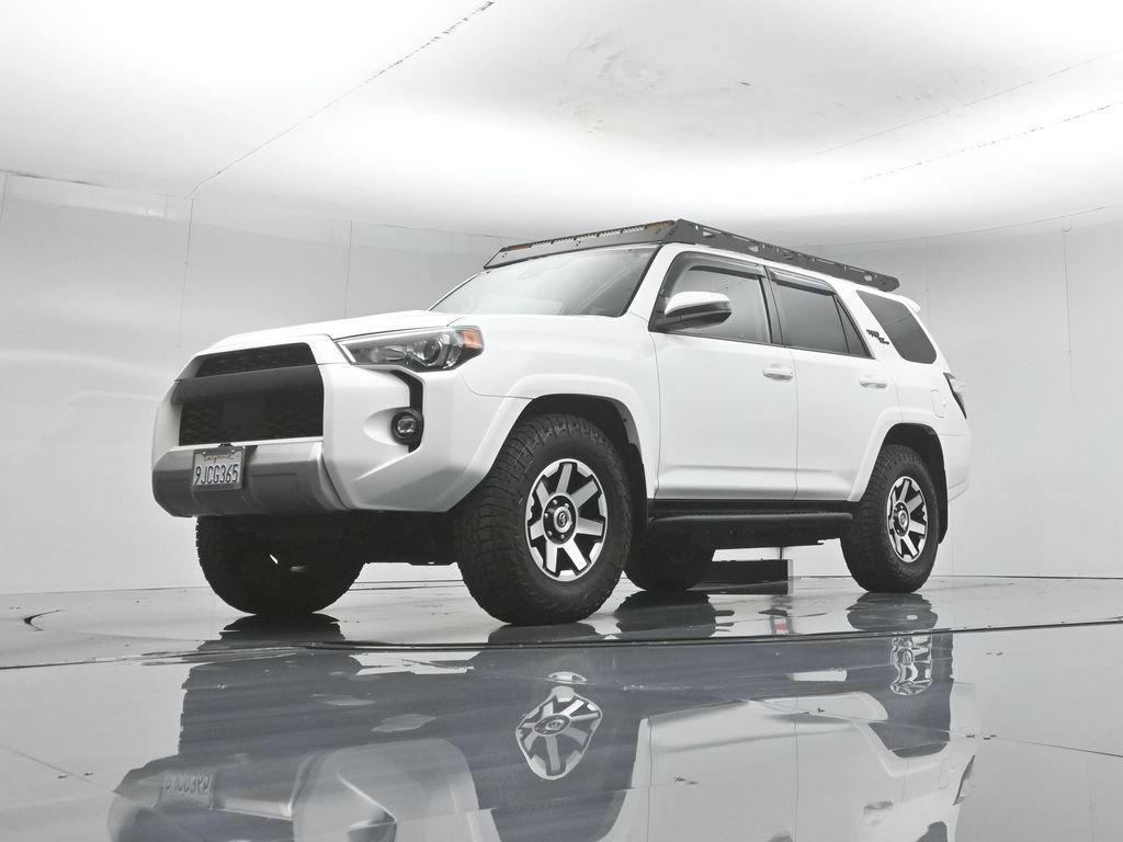 Used 2022 Toyota 4Runner TRD Off-Road AWD/4WD image 47