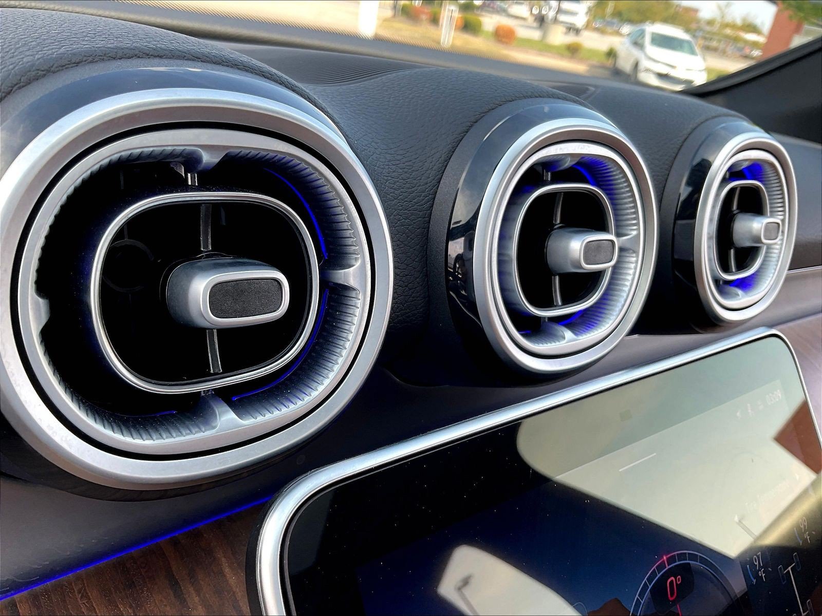 Certified 2026 Mercedes-Benz GLC 300 4MATIC image 37