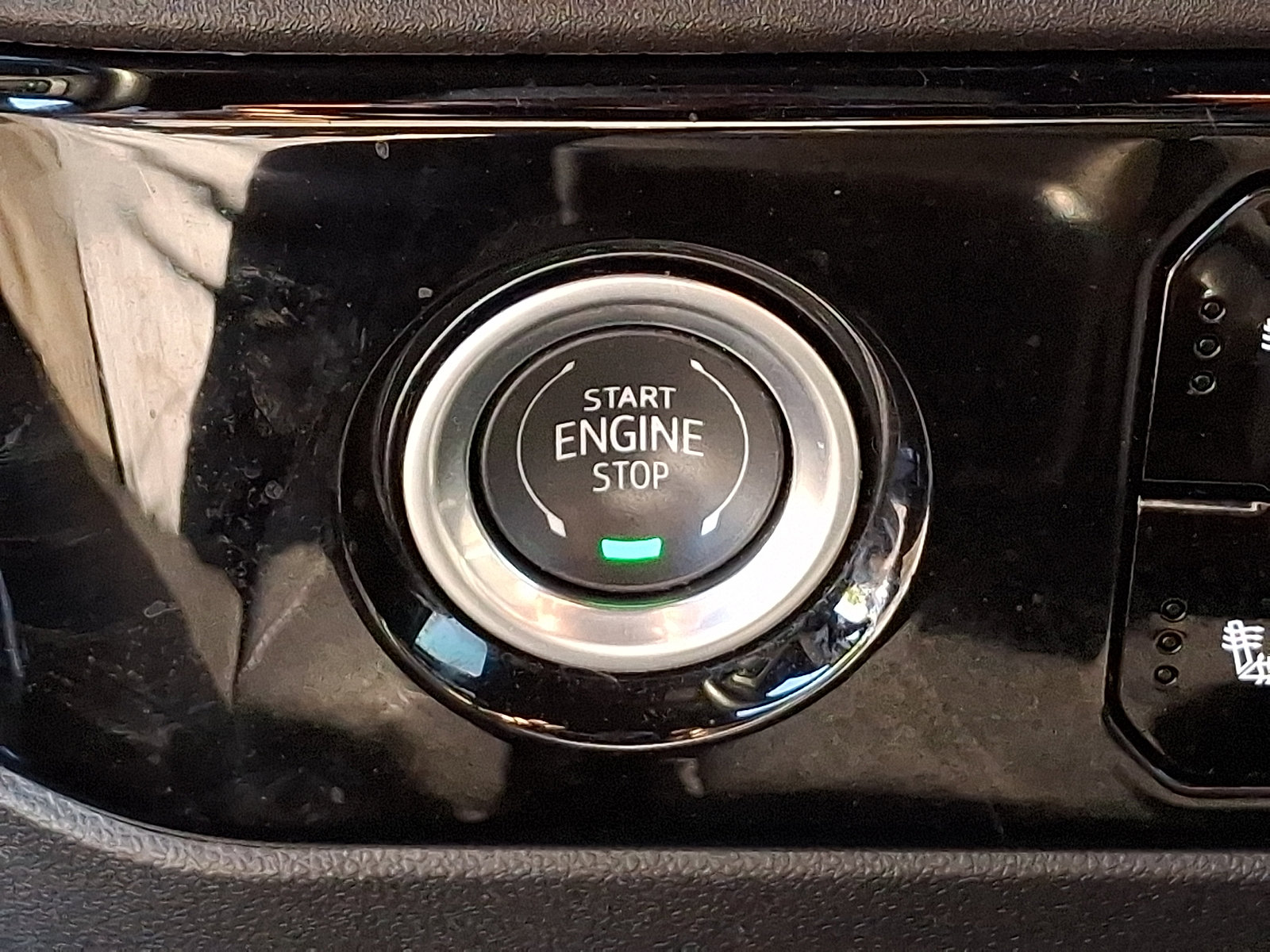 Certified 2024 GMC Sierra 1500 Elevation AWD/4WD image 23