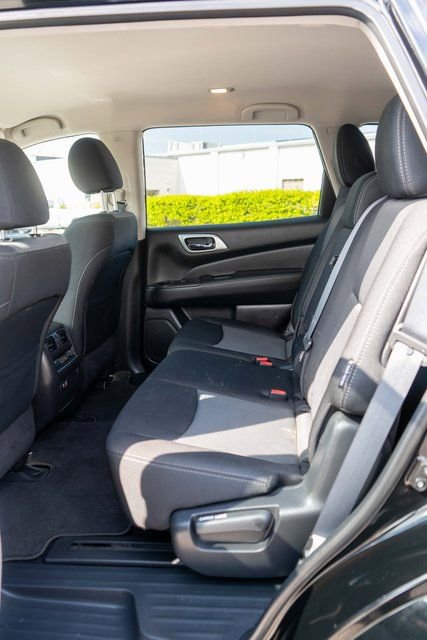 Used 2019 Nissan Pathfinder S AWD/4WD image 13