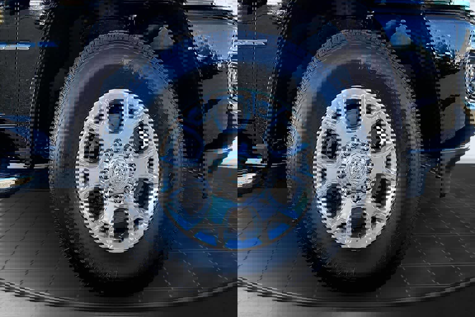 Used 2024 RAM 2500 Laramie w/ Safety Group image 34