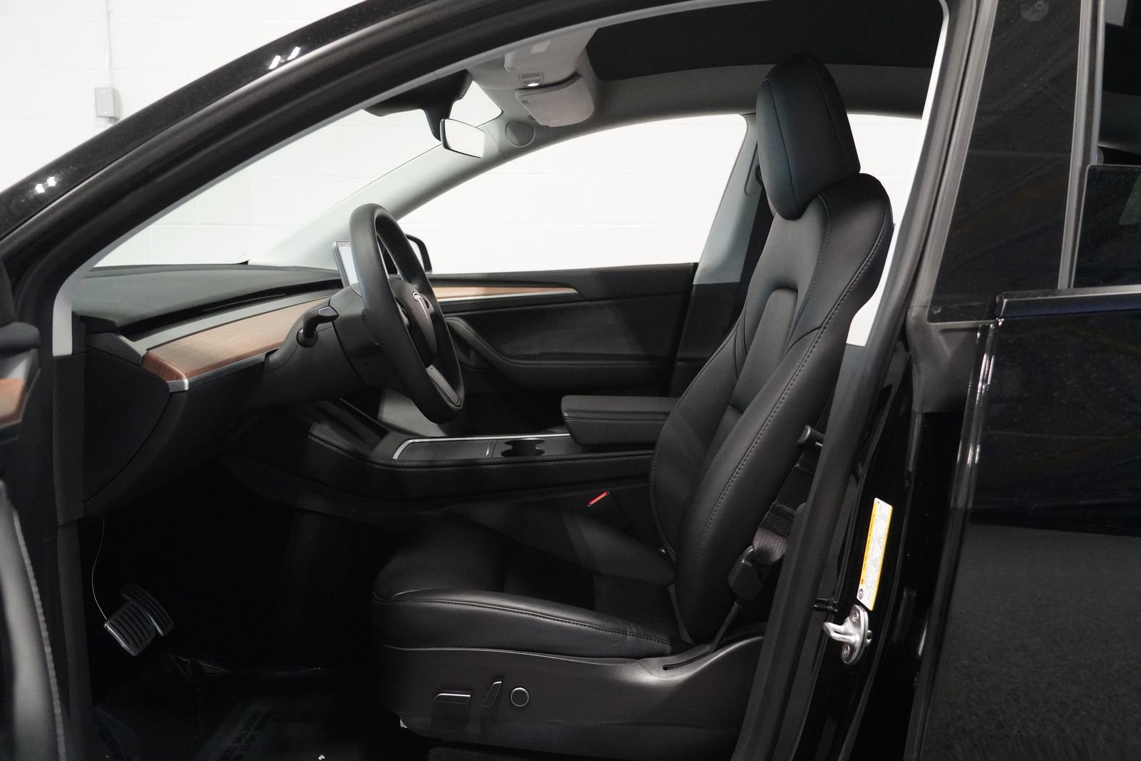 Used 2023 Tesla Model Y Performance AWD/4WD image 11