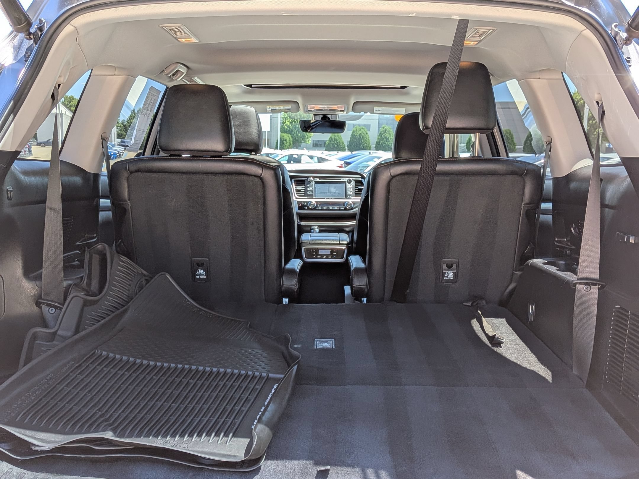 Used 2019 Toyota Highlander XLE AWD/4WD image 26