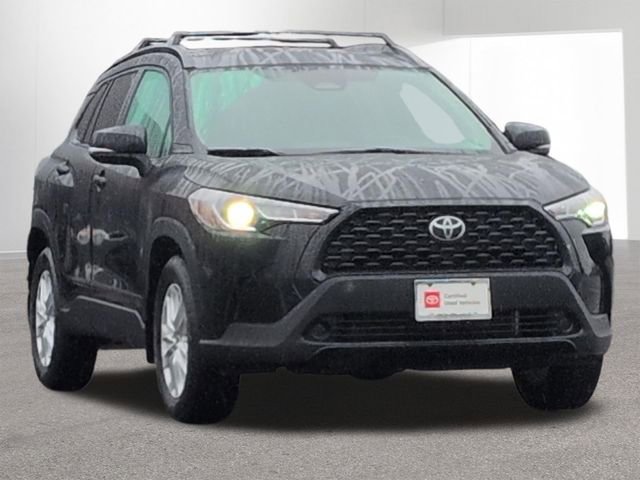 Certified 2023 Toyota Corolla Cross LE w/ Moonroof Package image 3