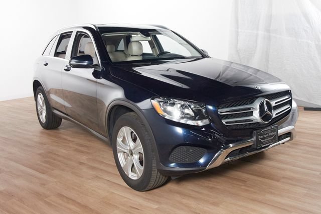 Used 2018 Mercedes-Benz GLC 300 4MATIC image 3