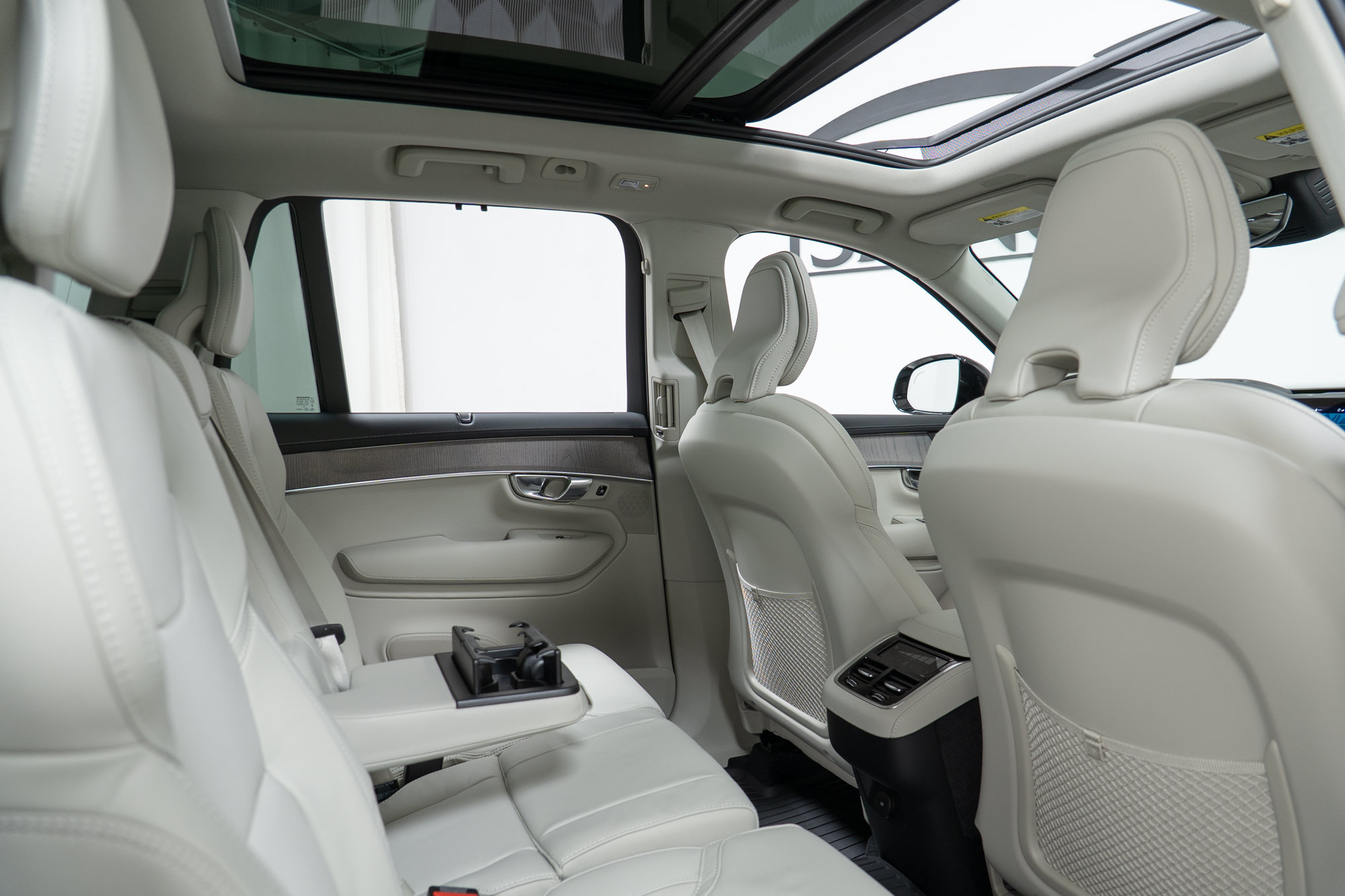New 2027 Volvo XC90 B6 Ultra AWD/4WD image 23