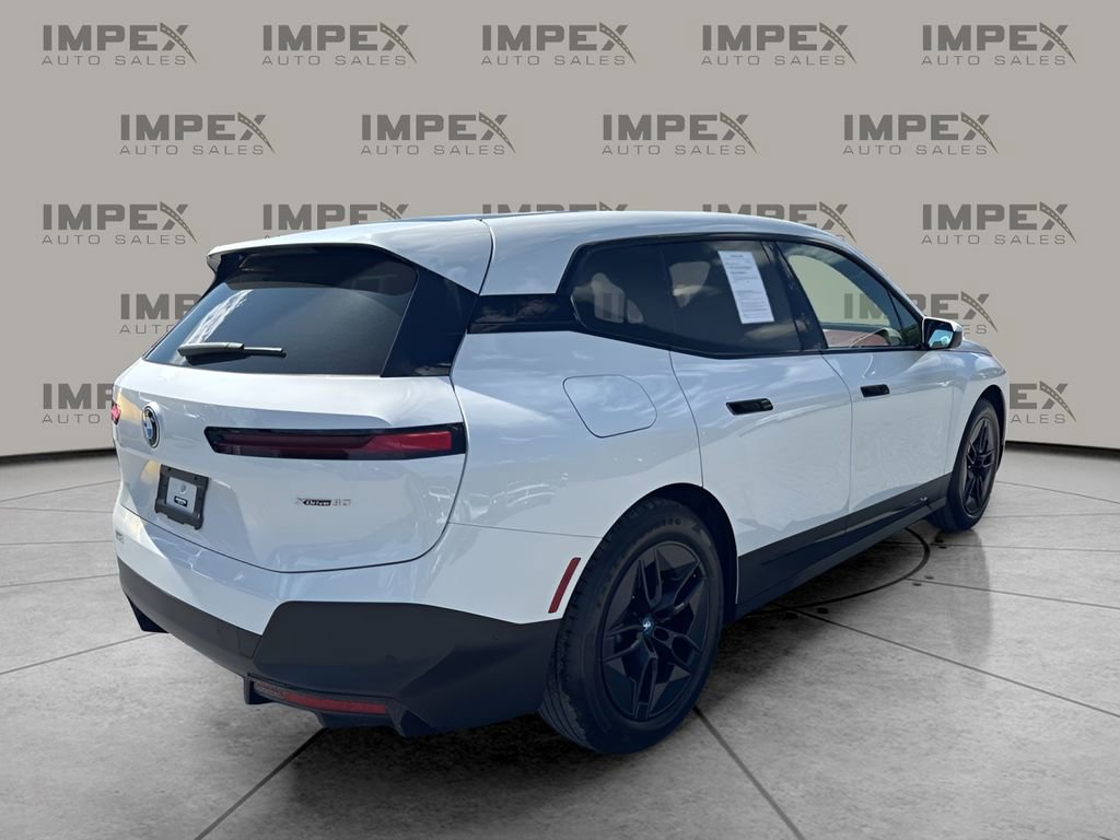 Used 2023 BMW iX xDrive50 w/ Premium Package AWD/4WD image 5