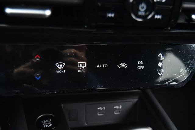 New 2025 Nissan Kicks SR image 18