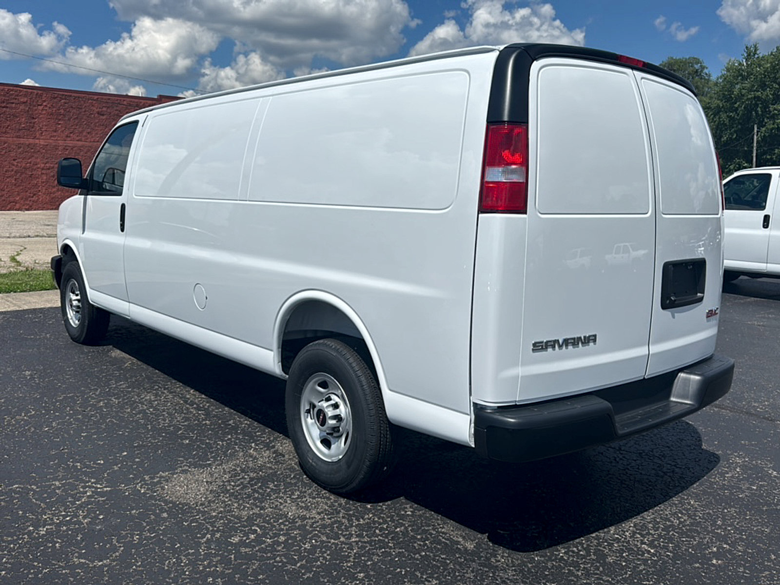New 2026 GMC Savana 2500 Extended w/ Driver Convenience Package RWD image 4