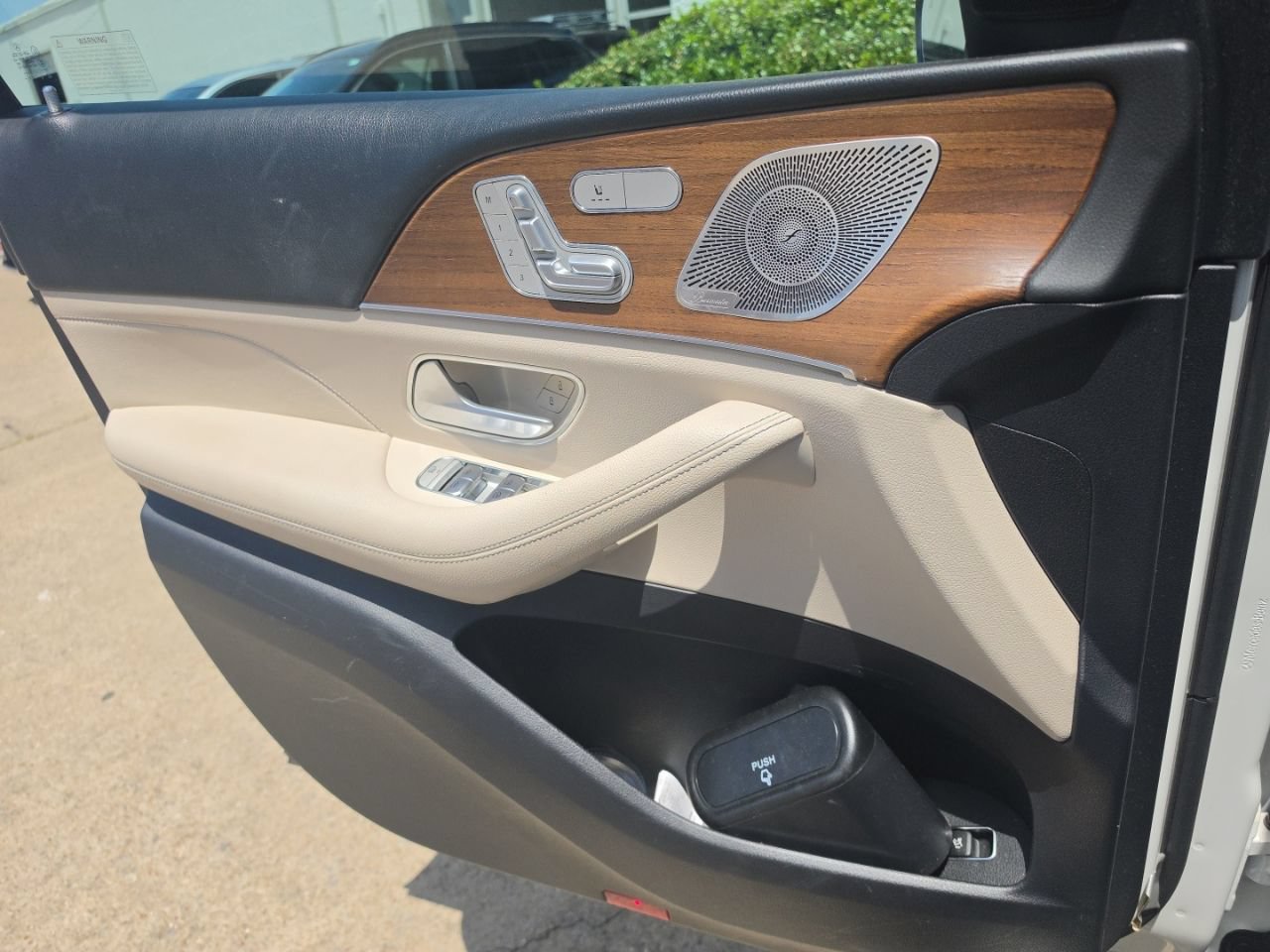 Used 2022 Mercedes-Benz GLE 350 w/ Premium Package image 6
