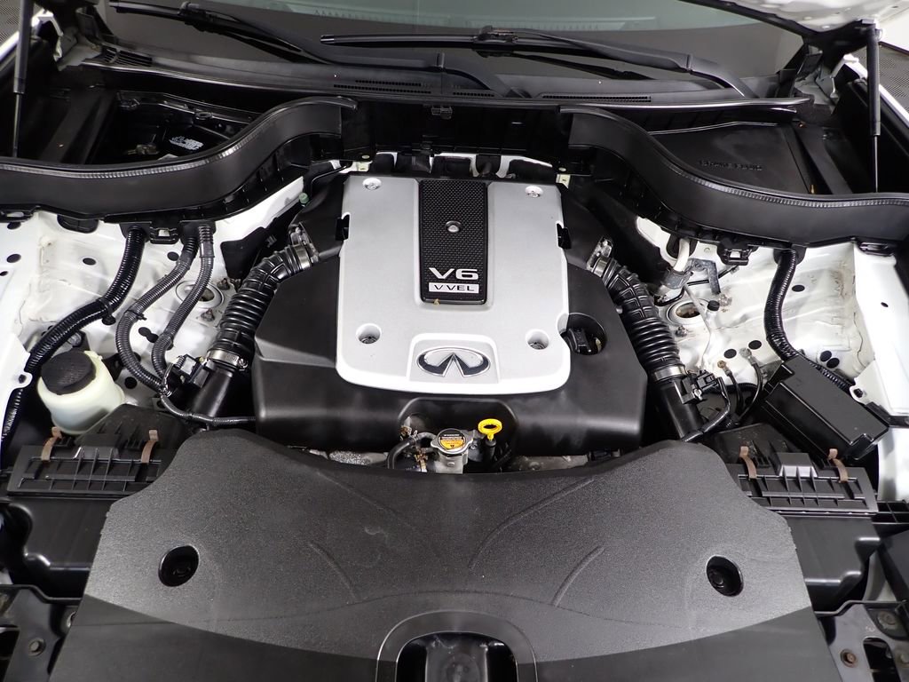 Used 2017 INFINITI QX70 AWD w/ Premium Package image 10