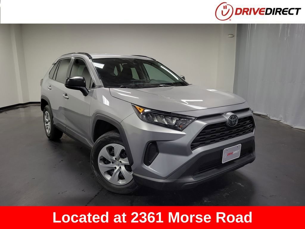 Used 2020 Toyota RAV4 LE video 1
