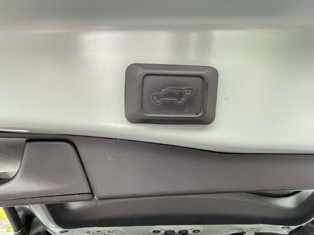 Used 2019 Toyota RAV4 XLE Premium w/ Cold Weather Package FWD image 19