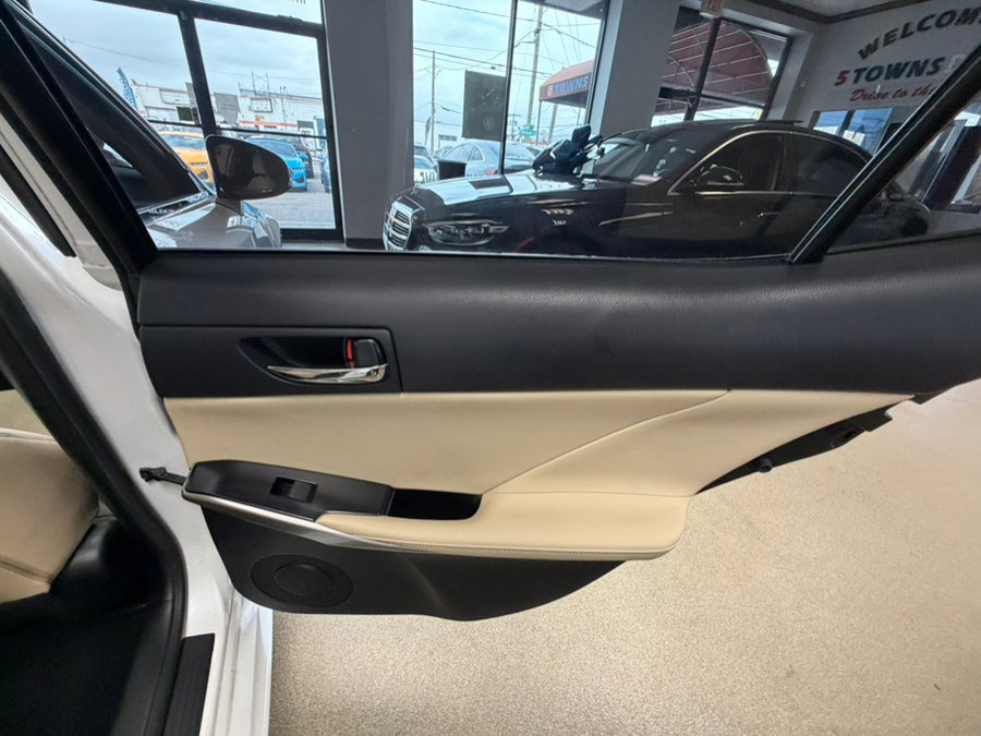 Used 2014 Lexus IS 250 w/ Premium Package RWD image 25