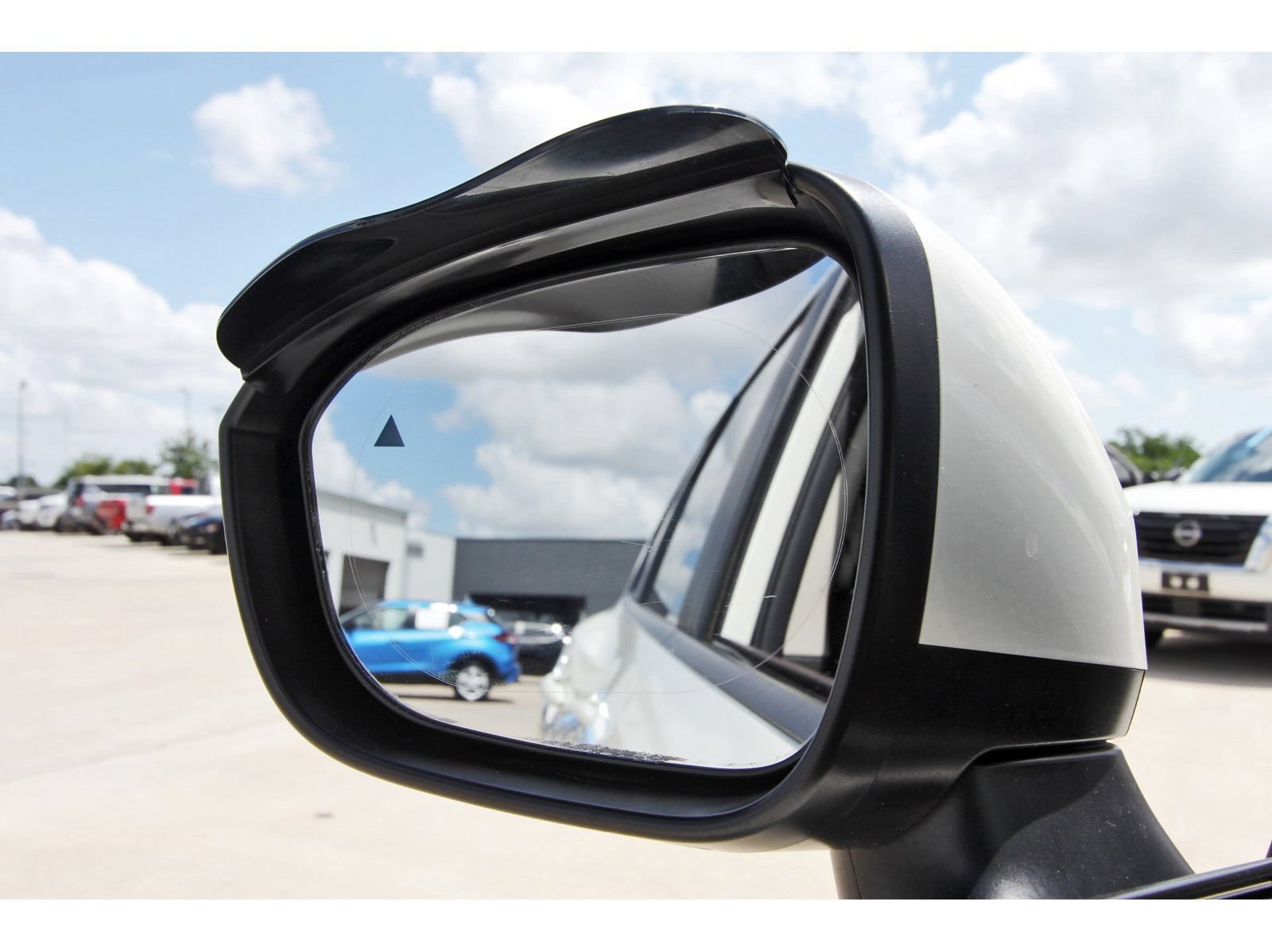 Used 2023 Nissan Rogue SV FWD image 10