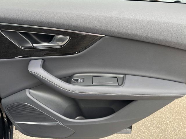 Certified 2025 Audi Q7 3.0T Premium Plus image 33