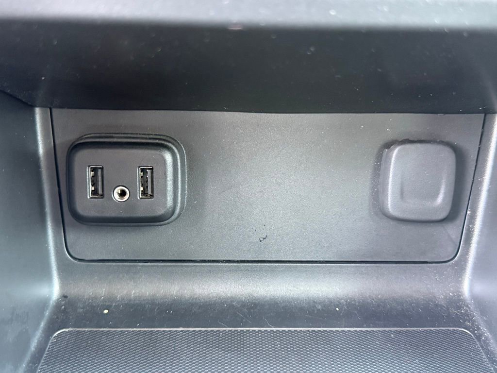 Used 2022 Chevrolet Colorado LT w/ Fleet Safety Package image 33