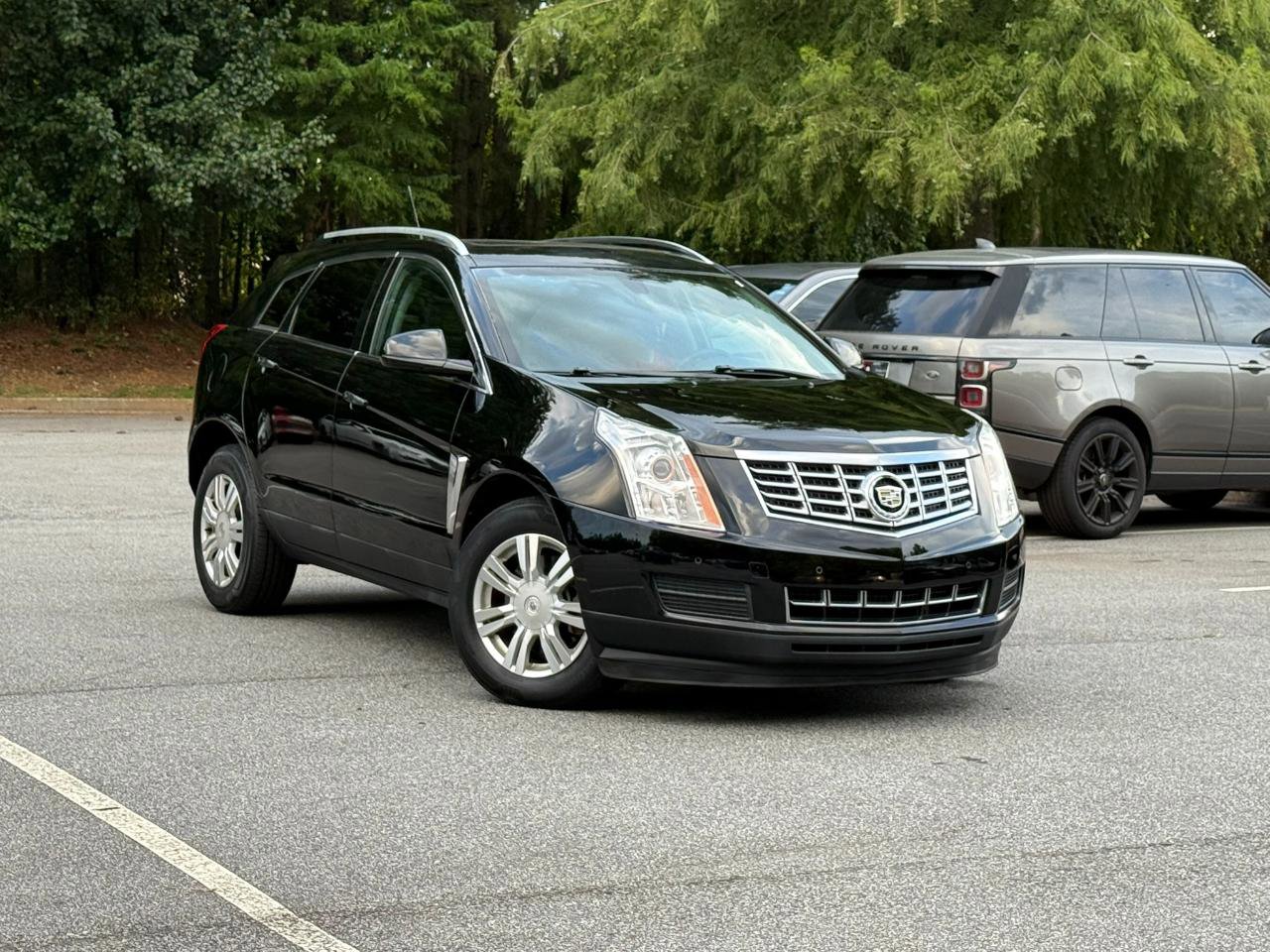 Used 2016 Cadillac SRX Luxury image 3