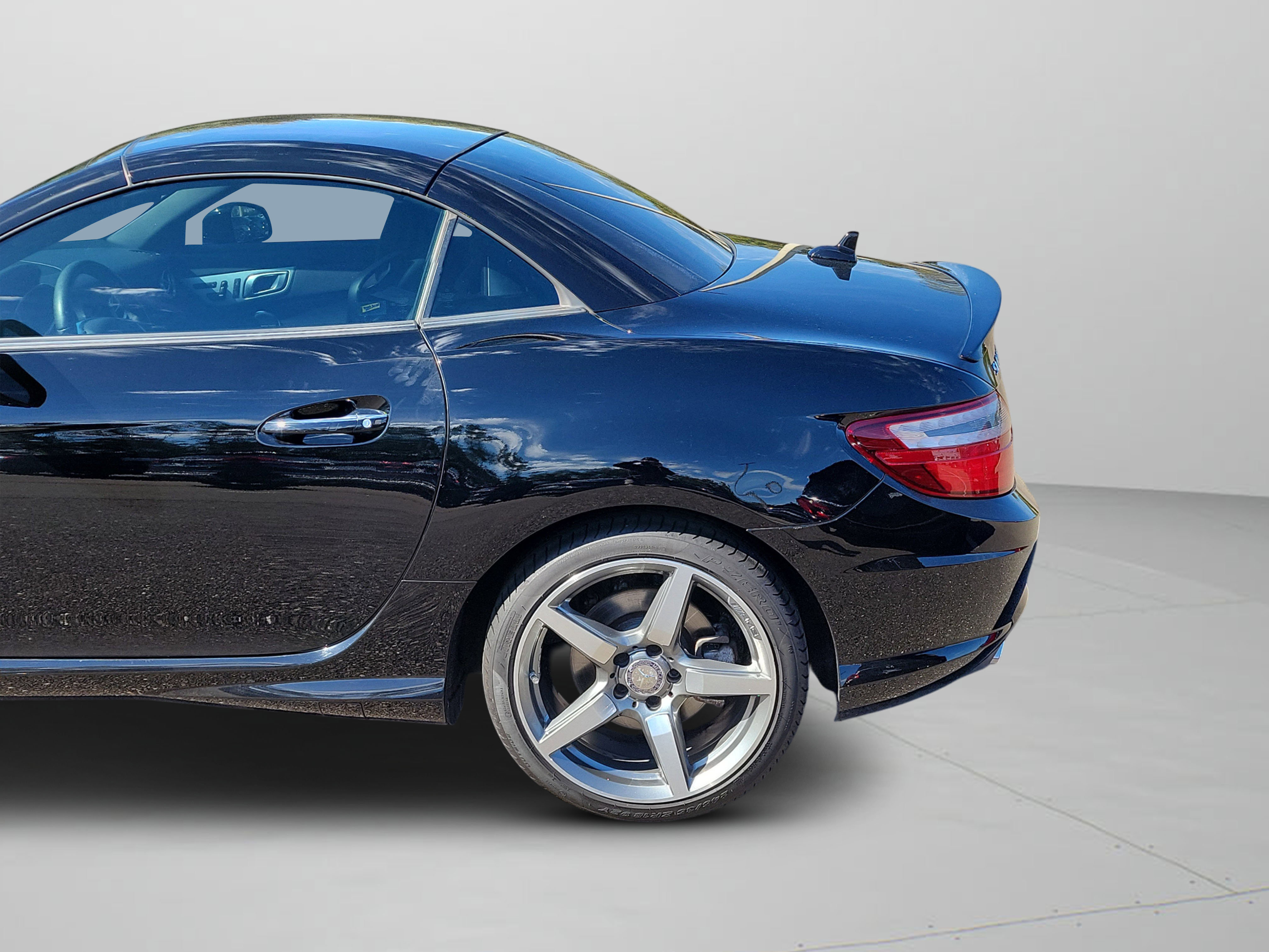 Used 2015 Mercedes-Benz SLK 250 image 27