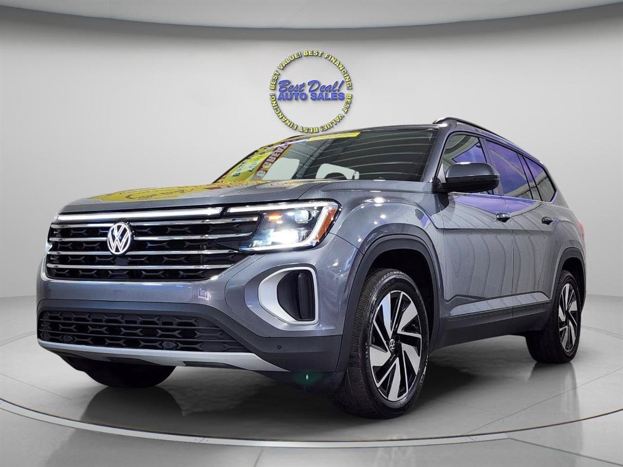 Used 2024 Volkswagen Atlas SE AWD/4WD image 2