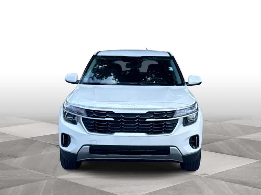 Used 2024 Kia Seltos LX AWD/4WD image 3